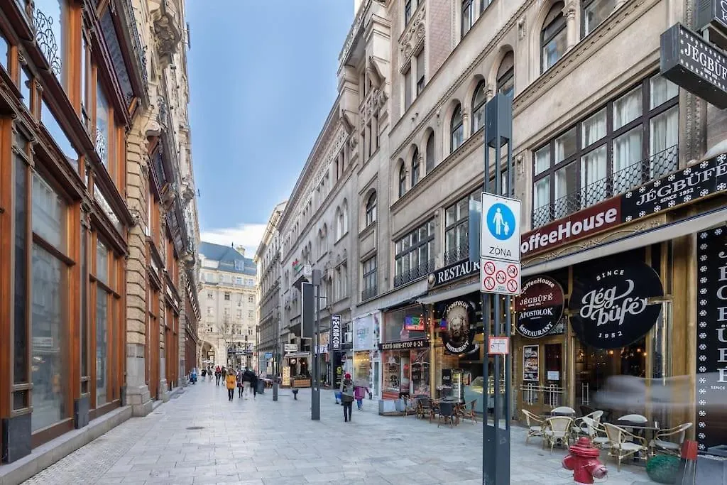 Ultra Central Location Budapest 0*,